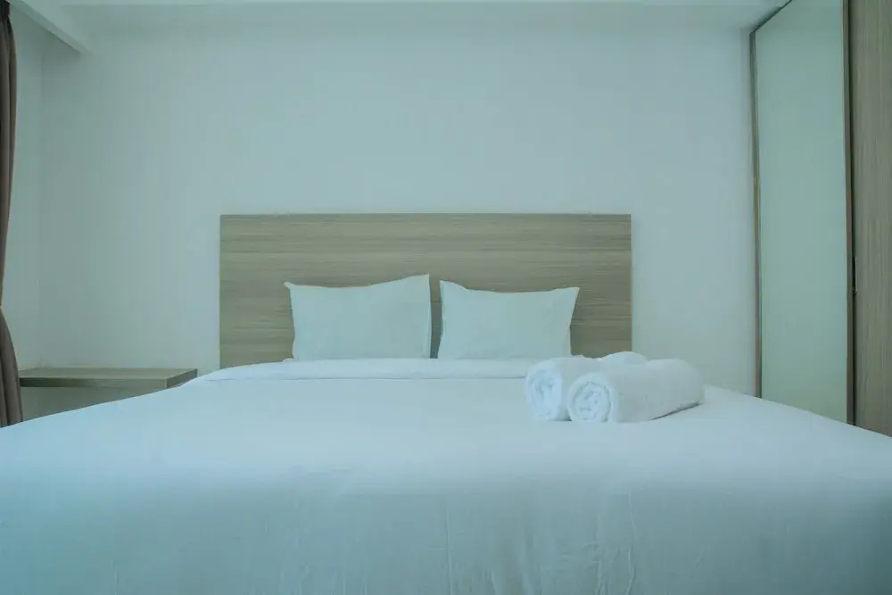 Джакарта: Best Price Studio at Tamansari The Hive Apartment