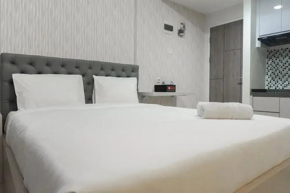 Сурабая: Minimalist Studio Apartment at Taman Melati