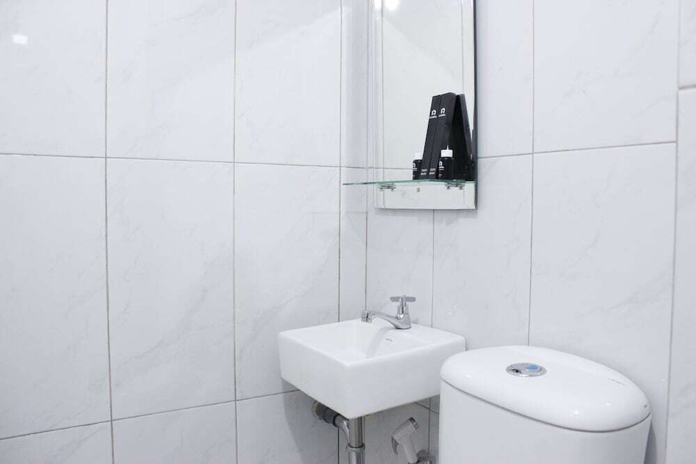 Бандунг: Monochrome Style Studio Room @Grand Asia Afrika Apartment