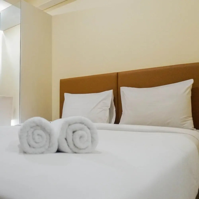 Сурабая: Elegant Studio Apartment at Tamansari Papilio