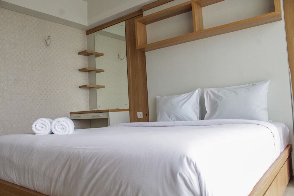 Джакарта: Modern 1BR Apartment with City View at H Residence