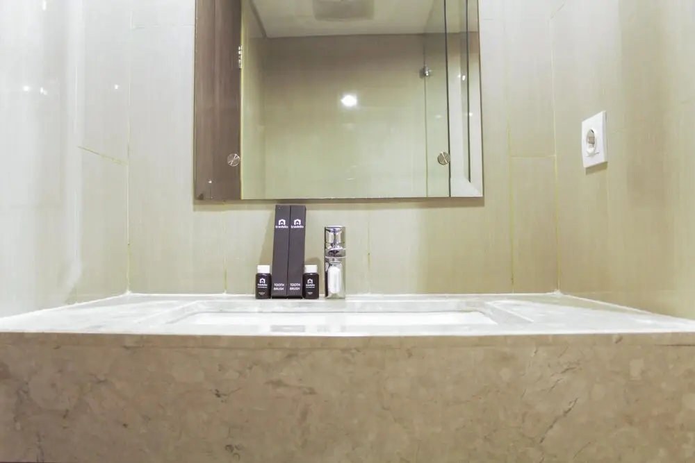 Джакарта: Modern 1BR Apartment with City View at H Residence