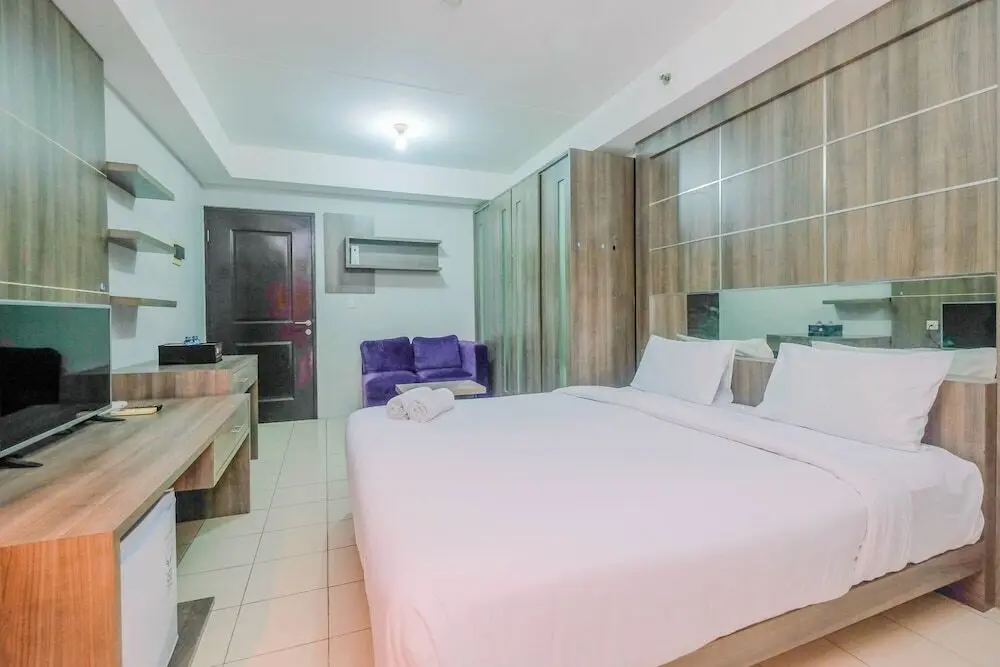 Чикаранг: Elegant Studio Apartment @ Metropark Condominium Jababeka