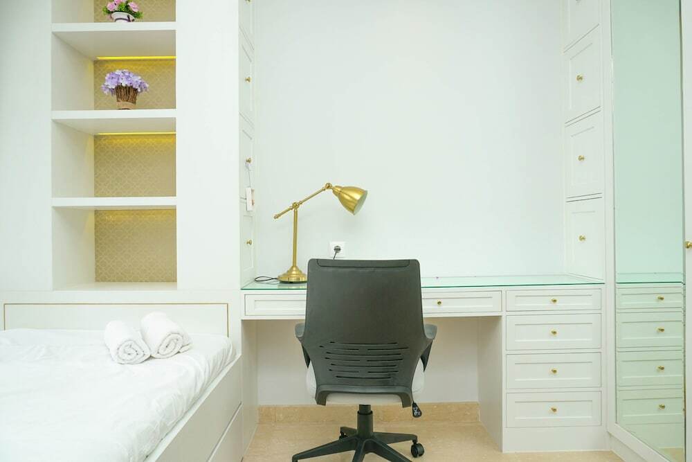 2BR Apartment with Private Lift at Menteng Park — фото 1