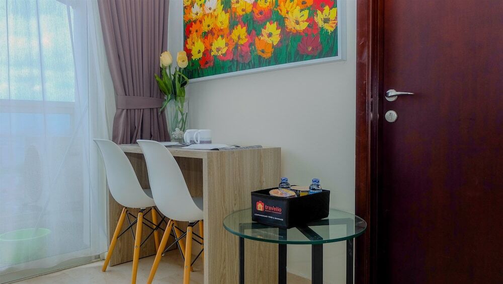 Джакарта: 2BR Apartment with Private Lift at Menteng Park