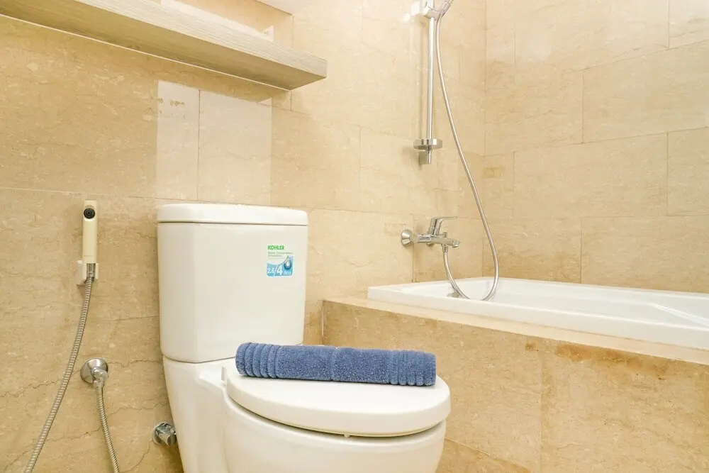 Джакарта: 2BR Apartment with Private Lift at Menteng Park