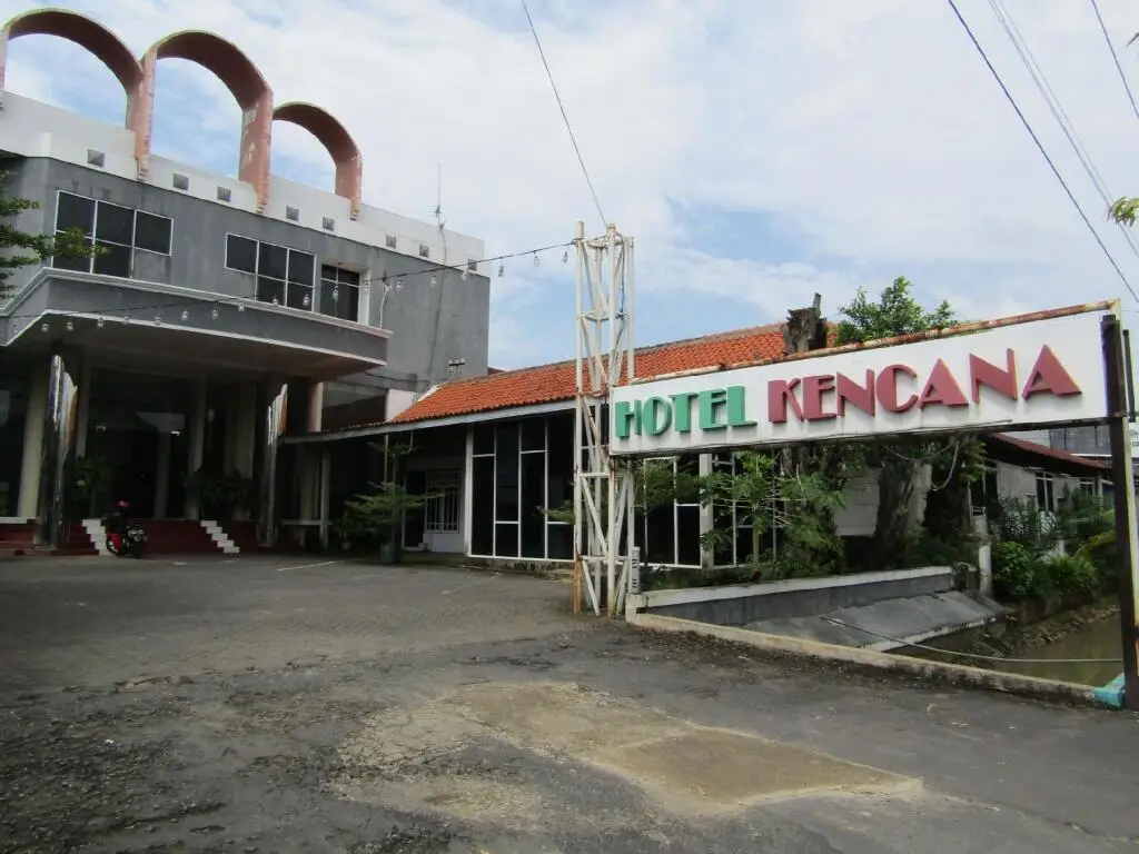 Hotel Kencana Jaya — фото 1