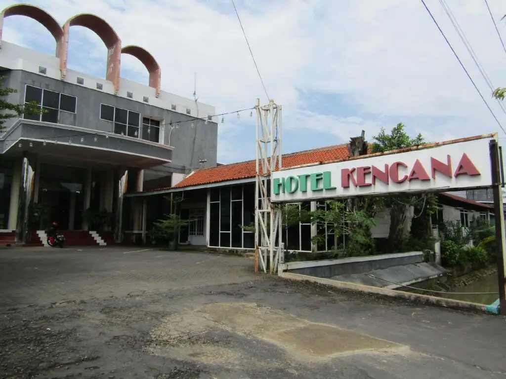 Джепара: Hotel Kencana Jaya
