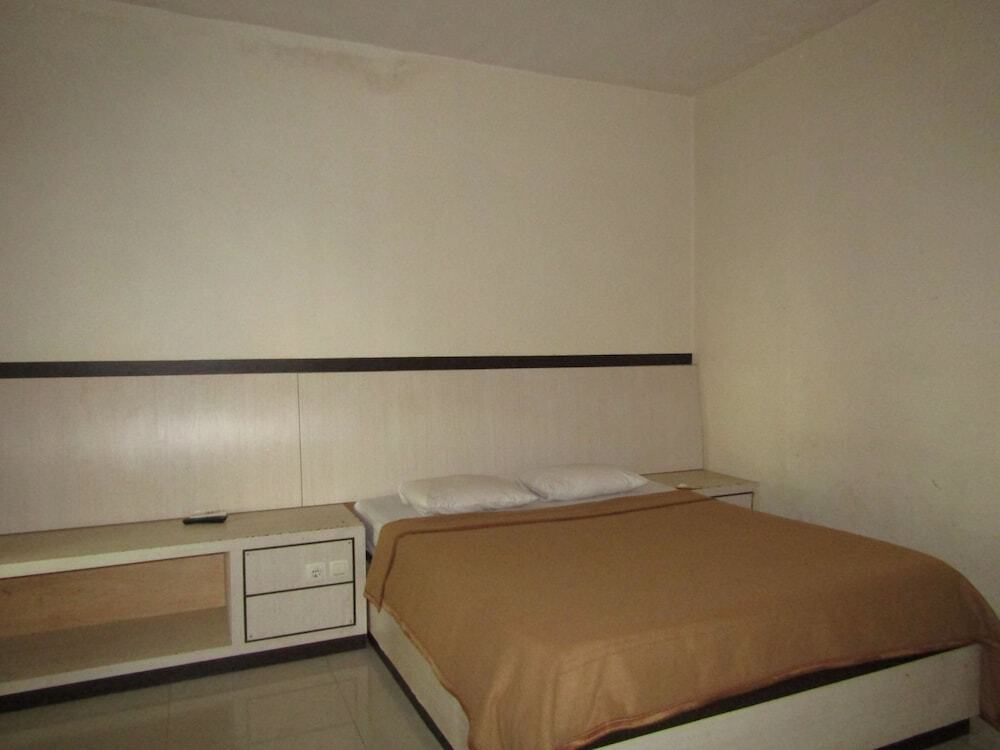 Джепара: Hotel Kencana Jaya
