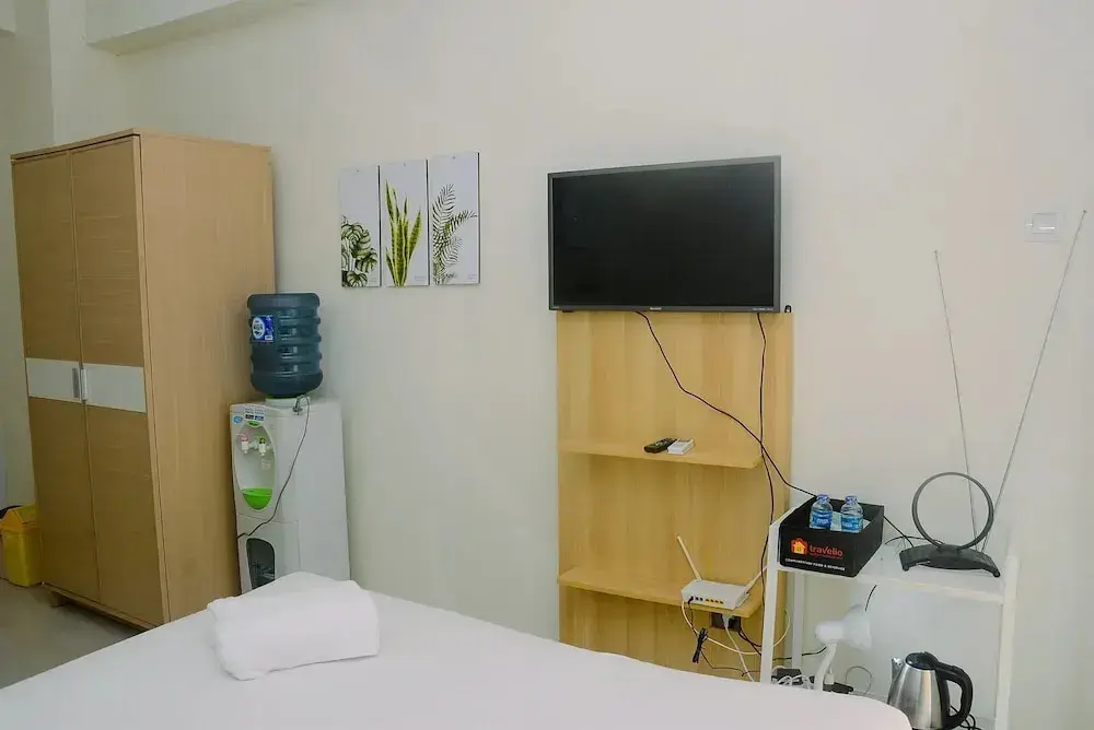 Джакарта: Comfort Studio at Green Pramuka Apartment near Shopping Center