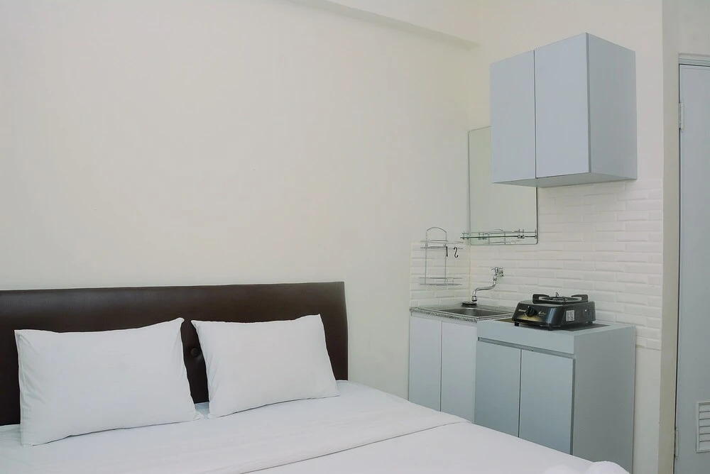 Джакарта: Comfort Studio at Green Pramuka Apartment near Shopping Center