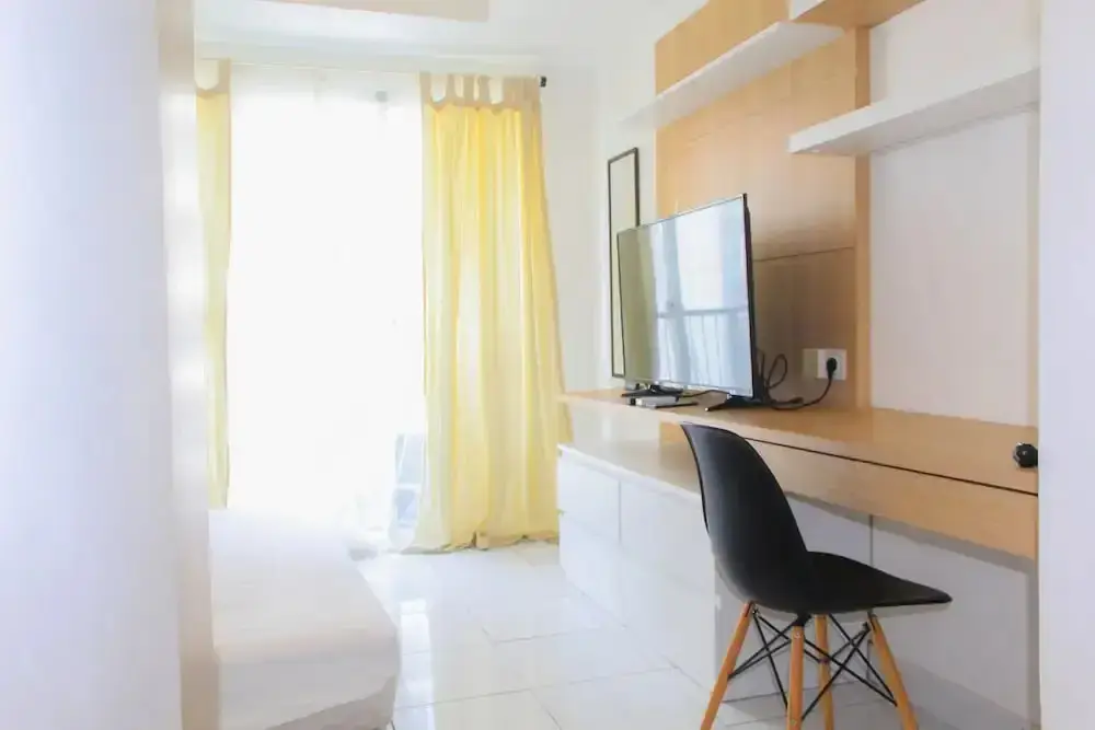 Legok: Simply Minimalist Studio at Casa De Parco Apartment