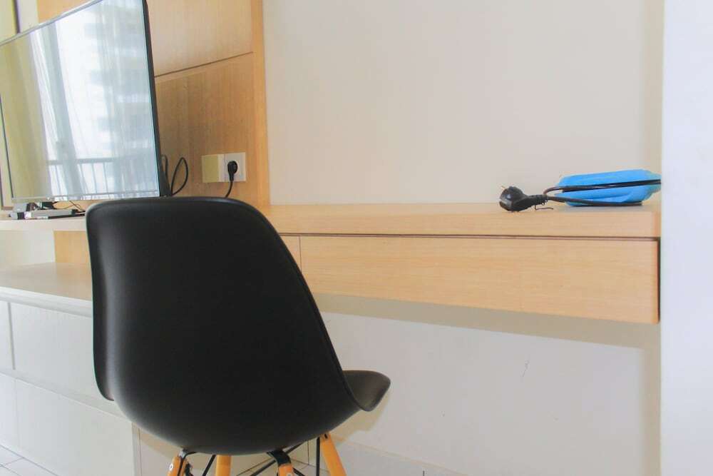Legok: Simply Minimalist Studio at Casa De Parco Apartment