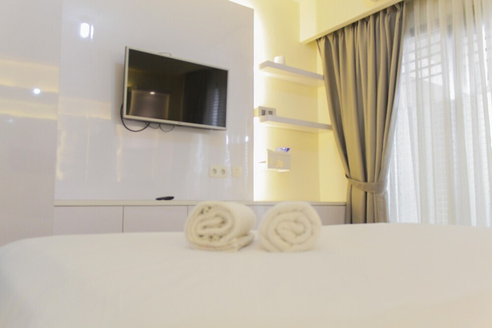 Тангеранг: Classic and Nice Studio Room Annora Living Apartment