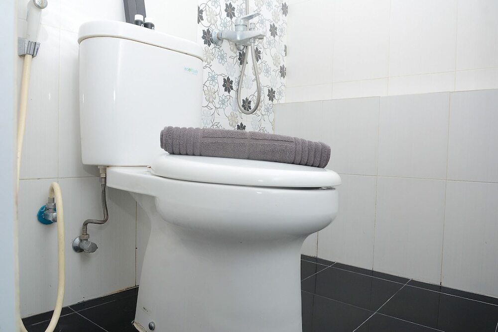 Джакарта: Luxurious 2BR at Bassura City Apartment
