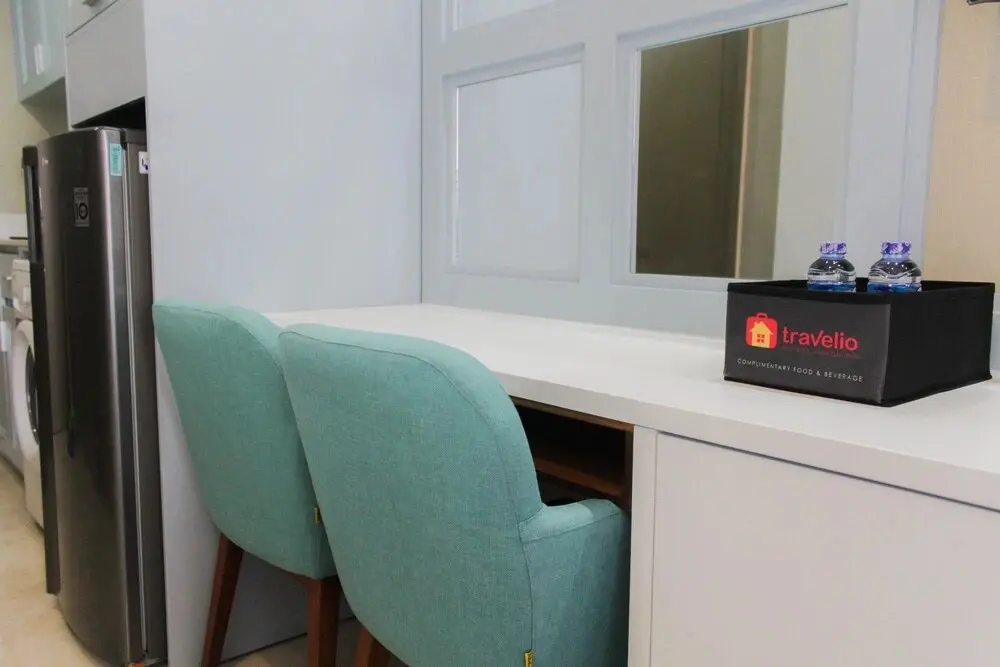 Джакарта: Luxury Studio at Gold Coast Apartment