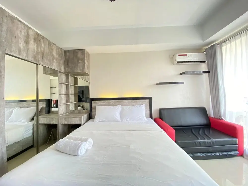 Бандунг: Bright Studio Room at Beverly Dago Apartment