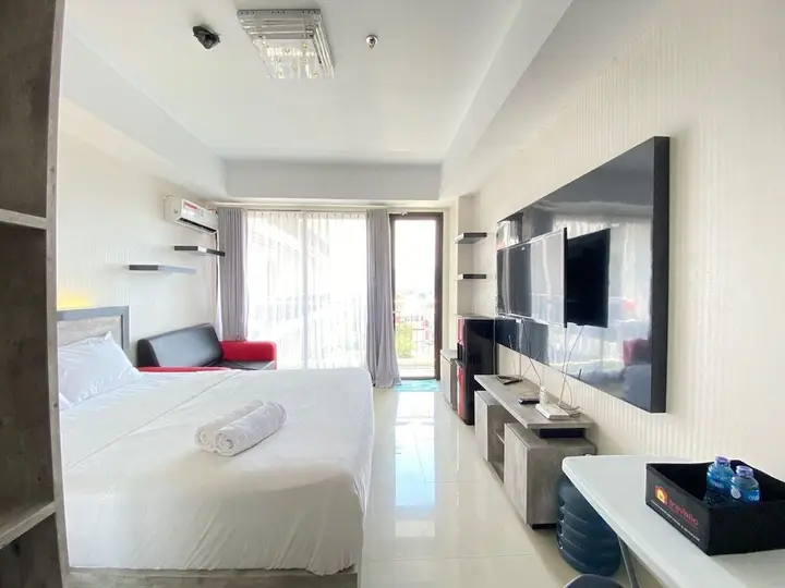 Бандунг: Bright Studio Room at Beverly Dago Apartment