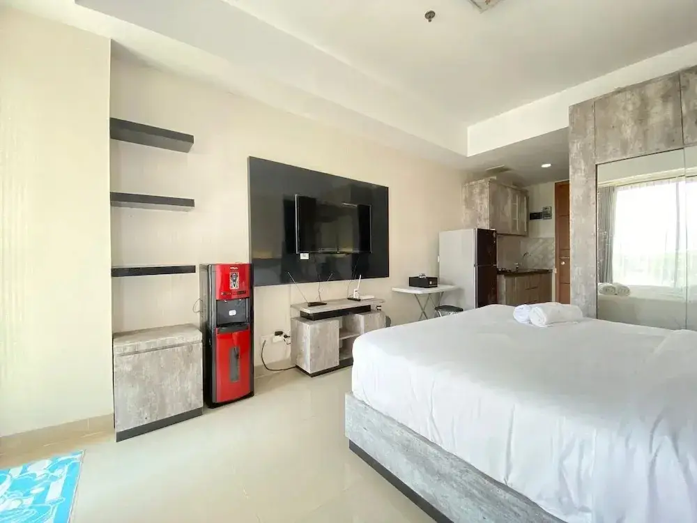 Бандунг: Bright Studio Room at Beverly Dago Apartment