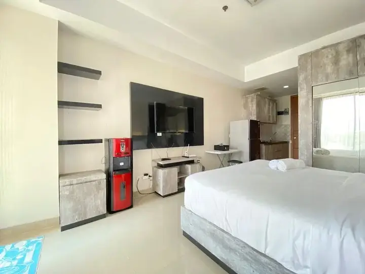 Бандунг: Bright Studio Room at Beverly Dago Apartment