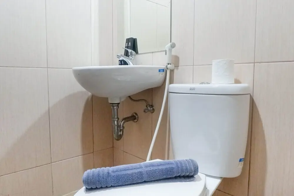 Сурабая: Best Deal Studio Apartment at Tamansari Papilio