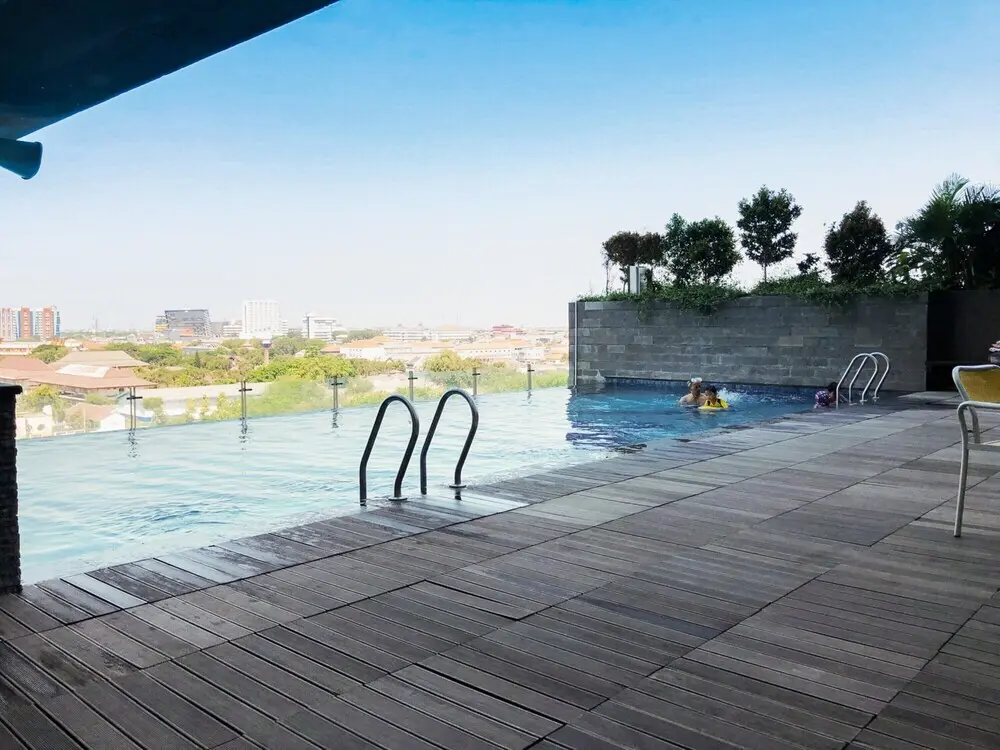 Сурабая: Best Deal Studio Apartment at Tamansari Papilio
