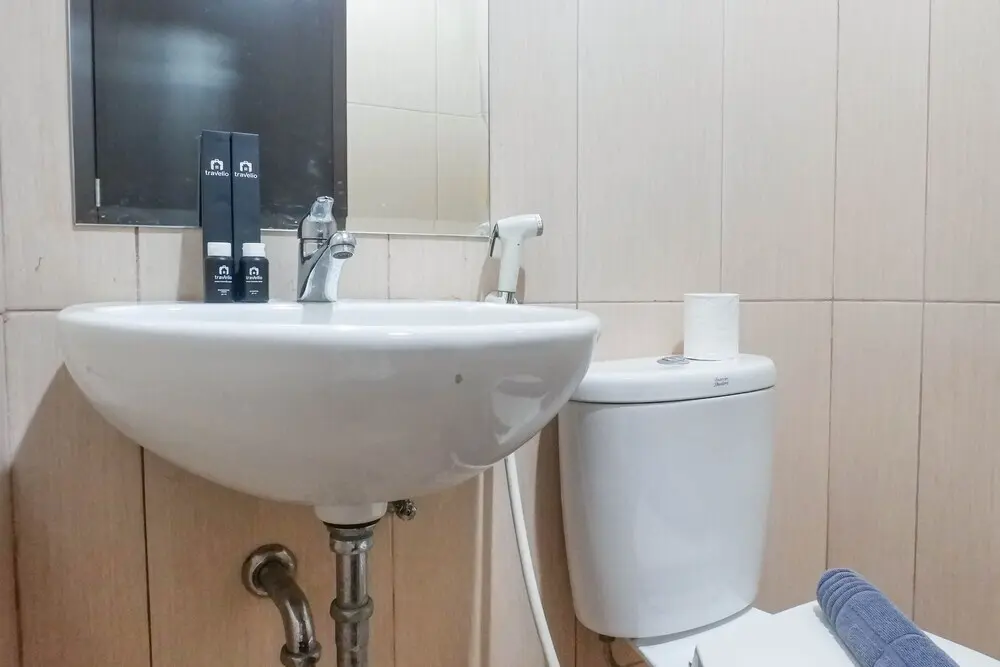 Сурабая: Best Deal Studio Apartment at Tamansari Papilio