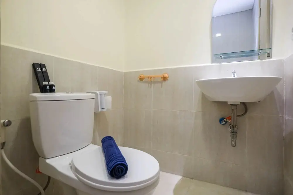 Сибату: Modern 2BR Room at Meikarta Apartment By Travelio