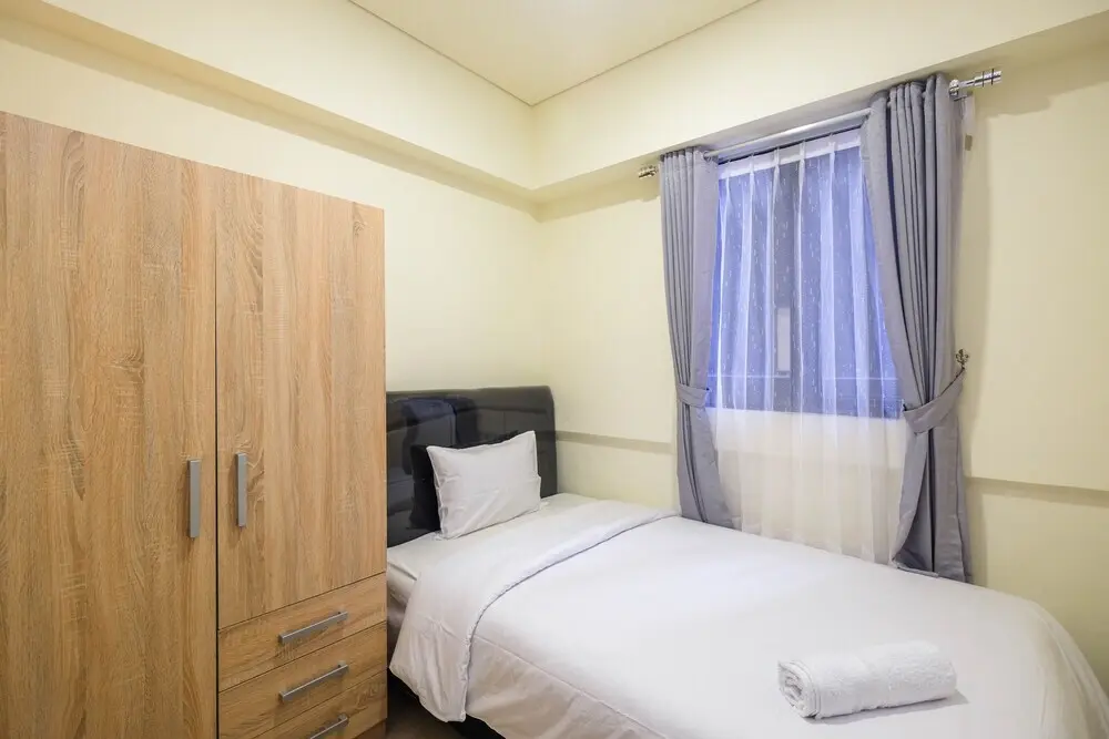 Сибату: Modern 2BR Room at Meikarta Apartment By Travelio