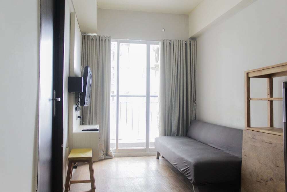 Южный Тангеранг: Cozy Stay 1BR Serpong Greenview Apartment