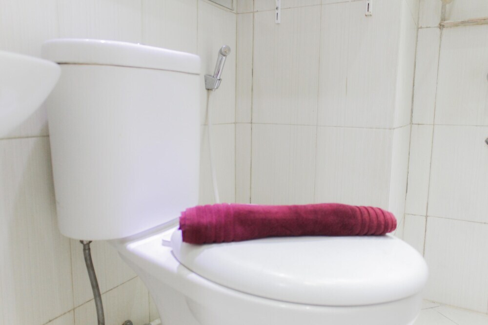 Южный Тангеранг: Cozy Stay 1BR Serpong Greenview Apartment