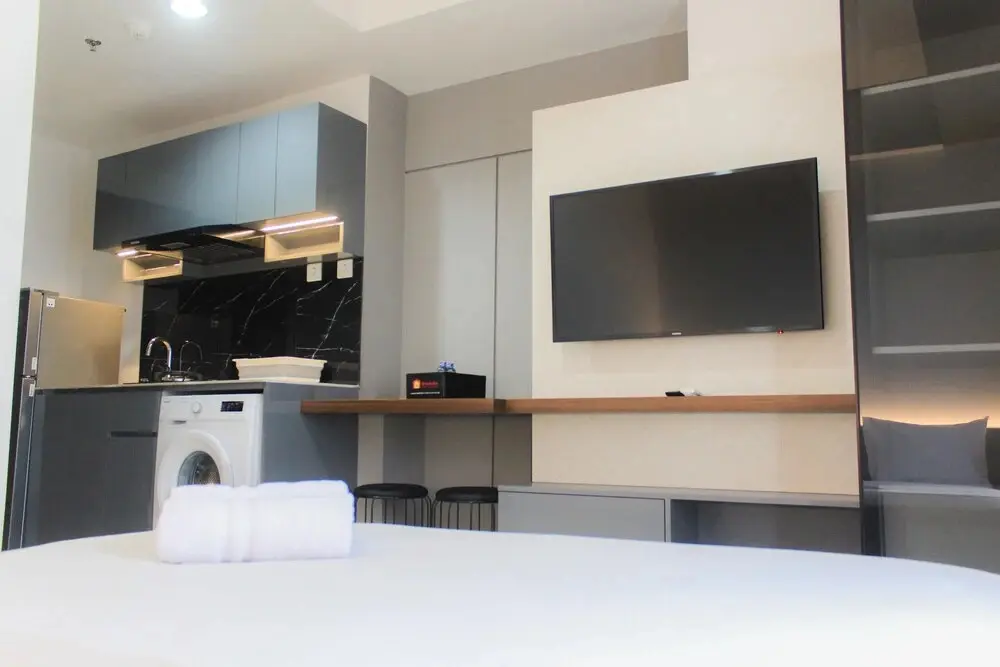 Джакарта: Homey and Comfort Studio at West Vista Apartment