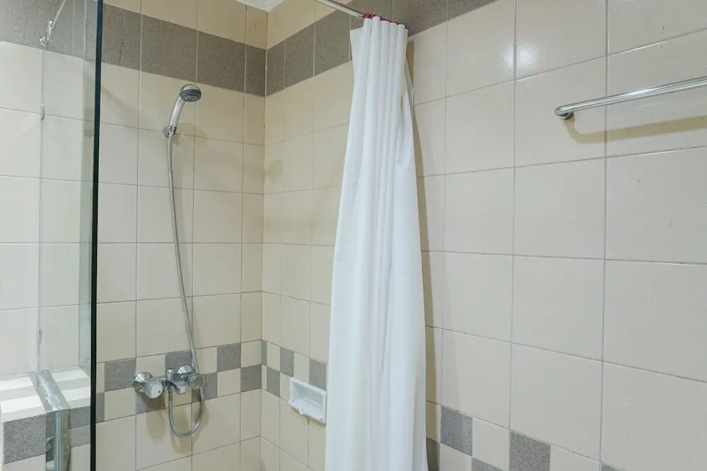 Джакарта: Modern Elegant and Good 3BR at Pangeran Jayakarta Apartment