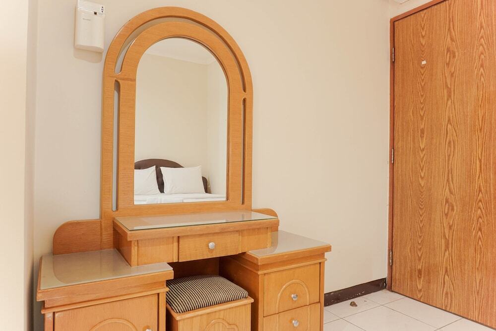 Джакарта: Modern Elegant and Good 3BR at Pangeran Jayakarta Apartment