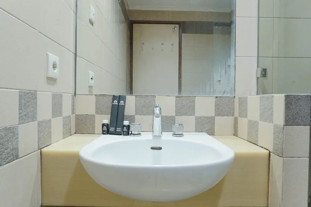 Джакарта: Modern Elegant and Good 3BR at Pangeran Jayakarta Apartment