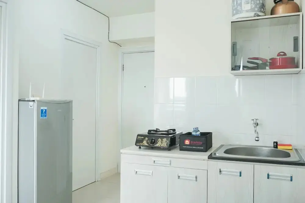 Джакарта: Cozy and Simply 1BR Green Pramuka Apartment
