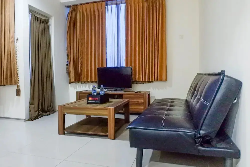 Сурабая: Best Value & Spacious Studio Room Apartment at High Point Serviced