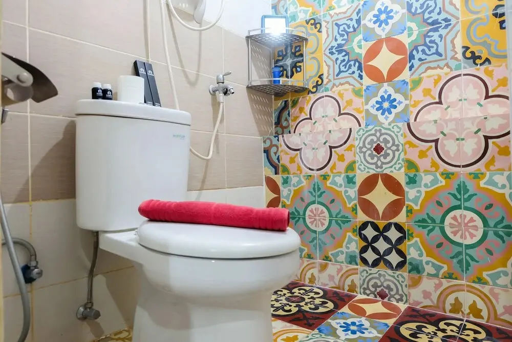 Джакарта: Compact and Comfy 2BR Bassura City Apartment