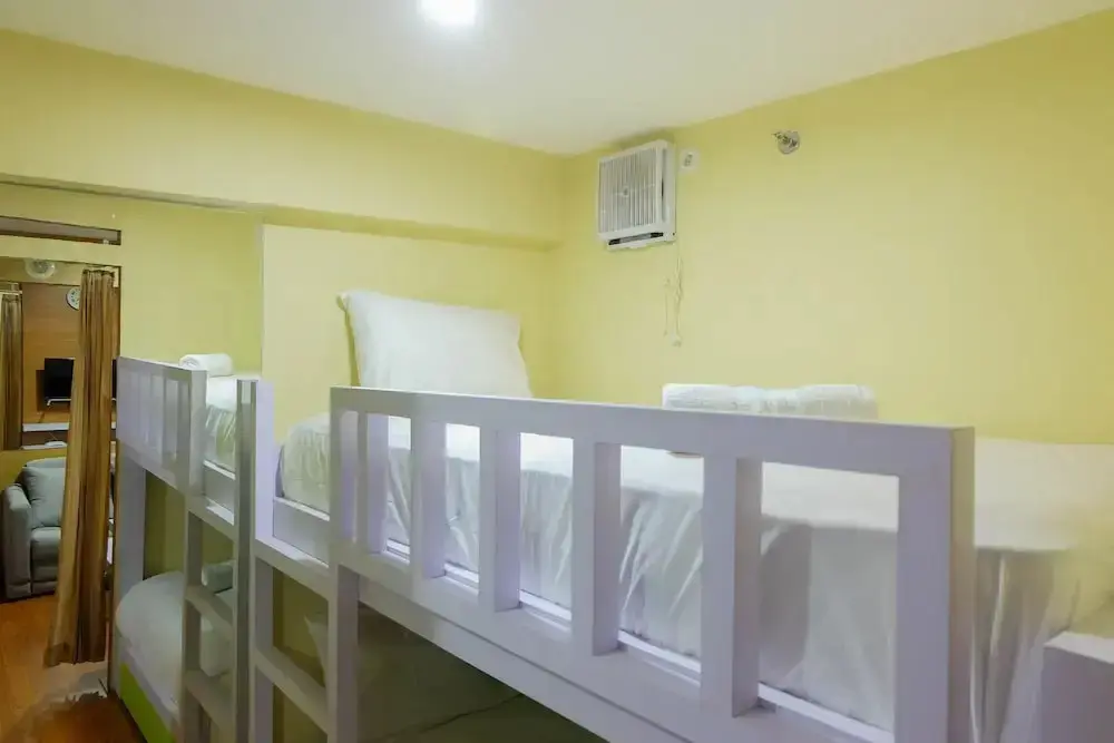 Джакарта: Compact and Comfy 2BR Bassura City Apartment