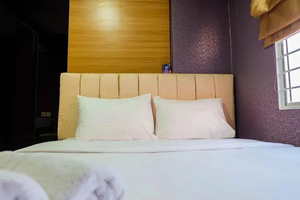 Джакарта: Compact and Comfy 2BR Bassura City Apartment