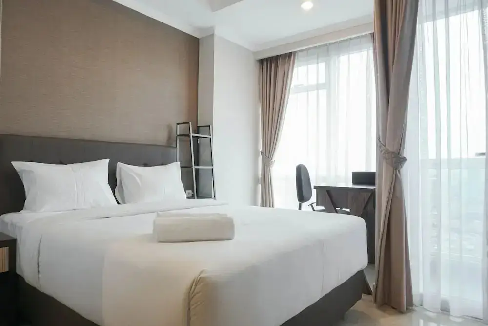 Stunning and Good Location Studio at Menteng Park Apartment — фото 1