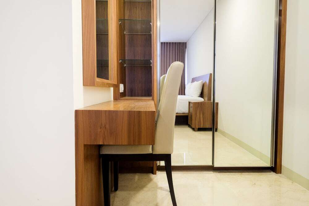 Джакарта: Best Choice Modern 2BR L'Avenue Apartment