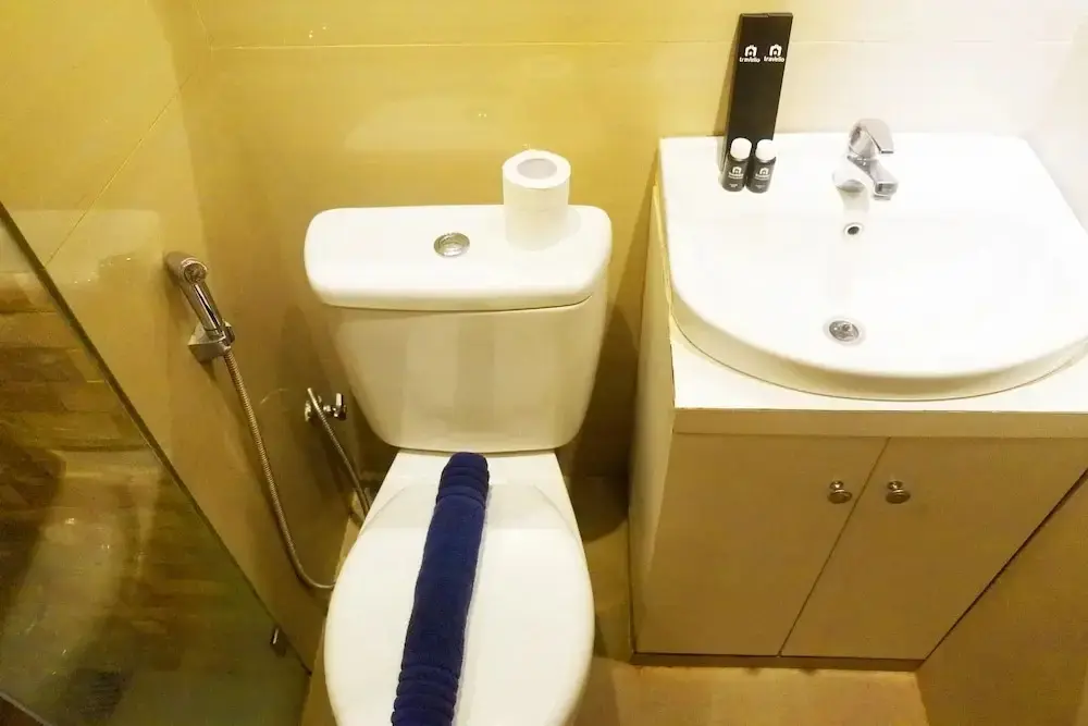 Сурабая: Modern Studio Apartment at Tanglin Tower Supermall Mansion