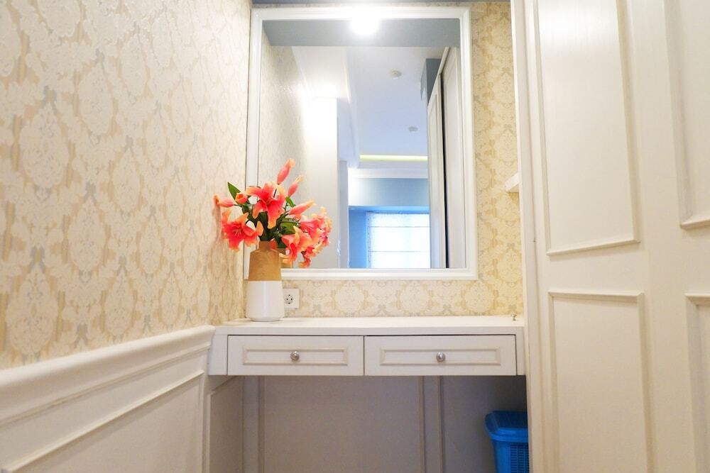 Сурабая: Modern Studio Apartment at Tanglin Tower Supermall Mansion