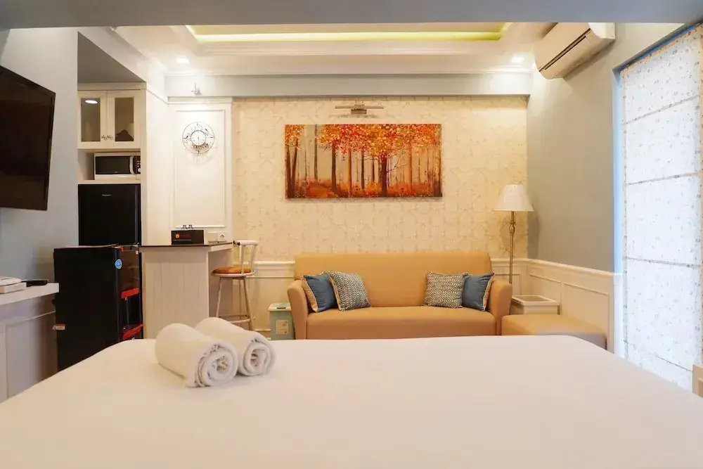 Сурабая: Modern Studio Apartment at Tanglin Tower Supermall Mansion