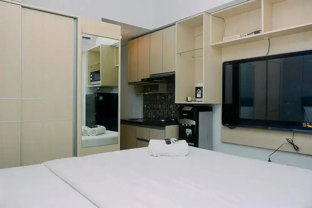 Бекаси: Cozy Brand New Studio Springlake Summarecon Apartment