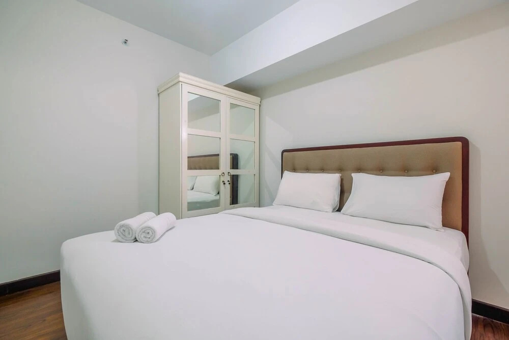 Бекаси: Spacious and Modern 2BR Springlake Summarecon Bekasi Apartment