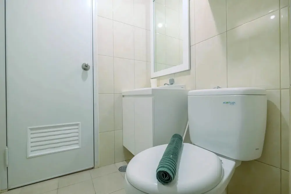 Бекаси: Spacious and Modern 2BR Springlake Summarecon Bekasi Apartment