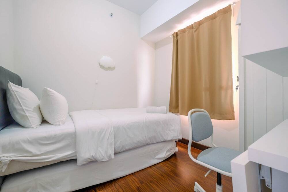 Бекаси: Spacious and Modern 2BR Springlake Summarecon Bekasi Apartment