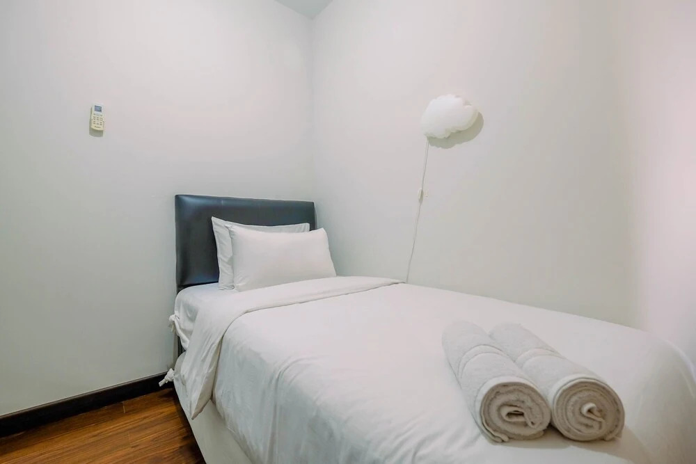 Бекаси: Spacious and Modern 2BR Springlake Summarecon Bekasi Apartment